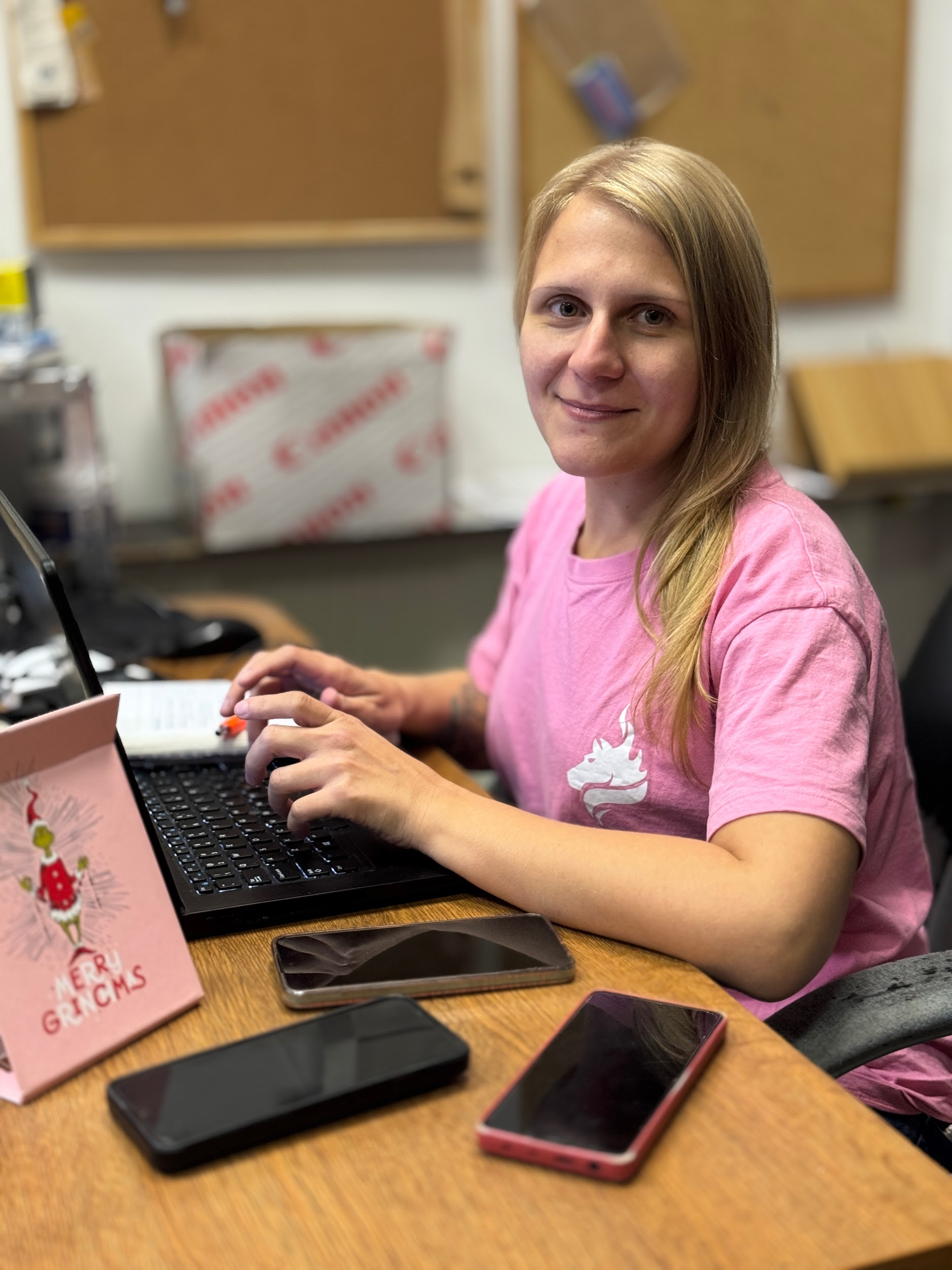 Buru Emese - Kapcsolattartó